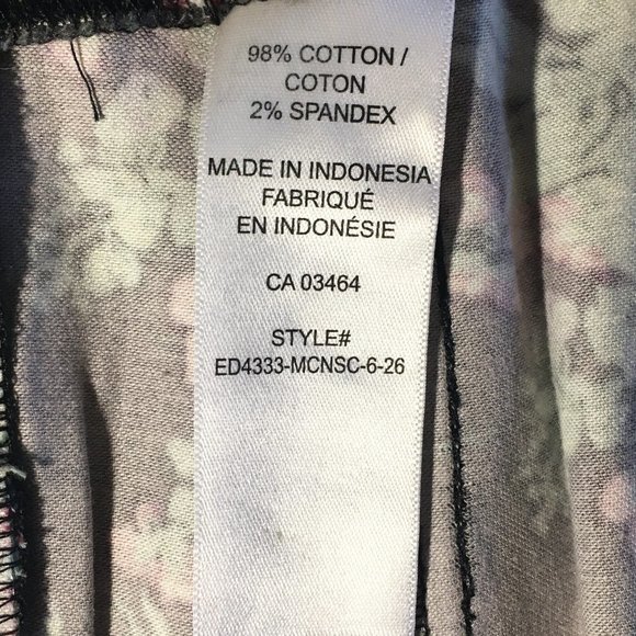 Ricki's Floral Ankle Pants - Black and Red - Picture 8 of 9